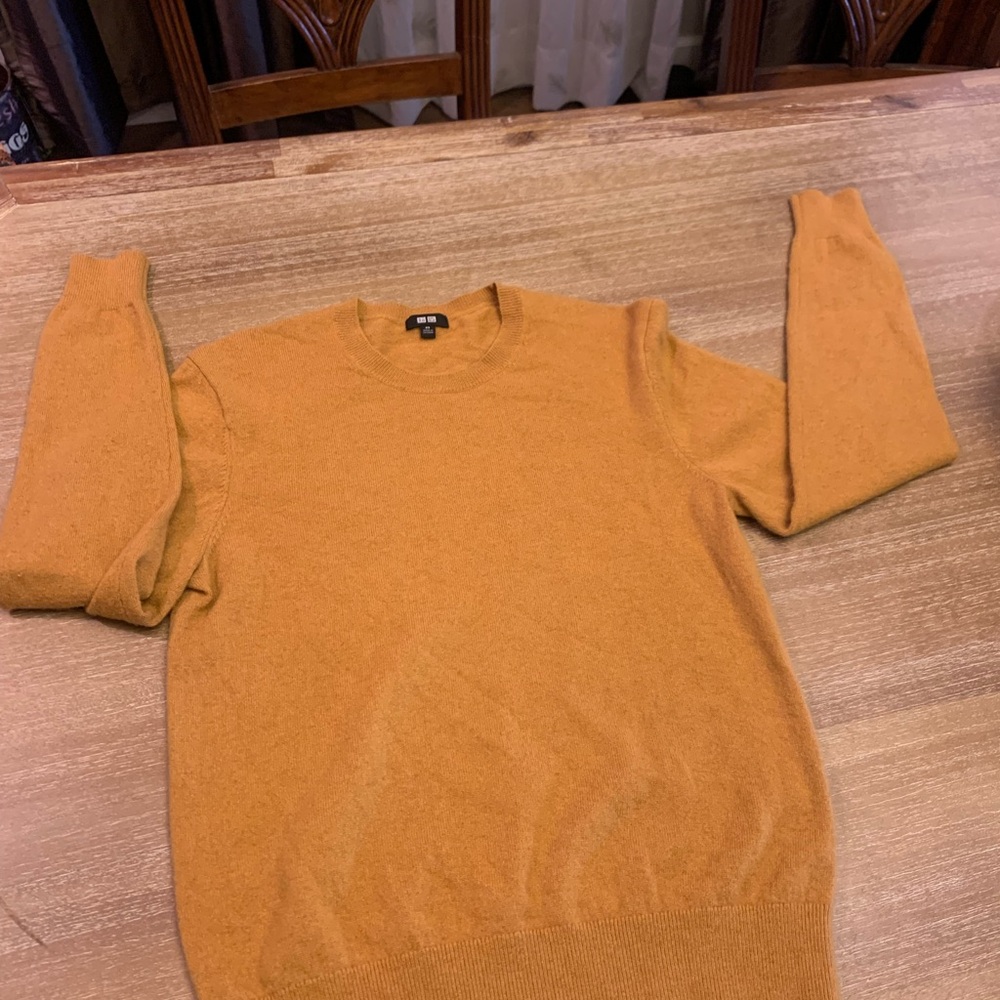Uniqlo Mustard Crewneck Cashmere Sweater - Picture 8 of 8